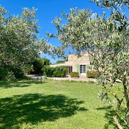 Domaine Au Coeur Des Alpilles Bed & Breakfast Maussane-les-Alpilles Exterior photo