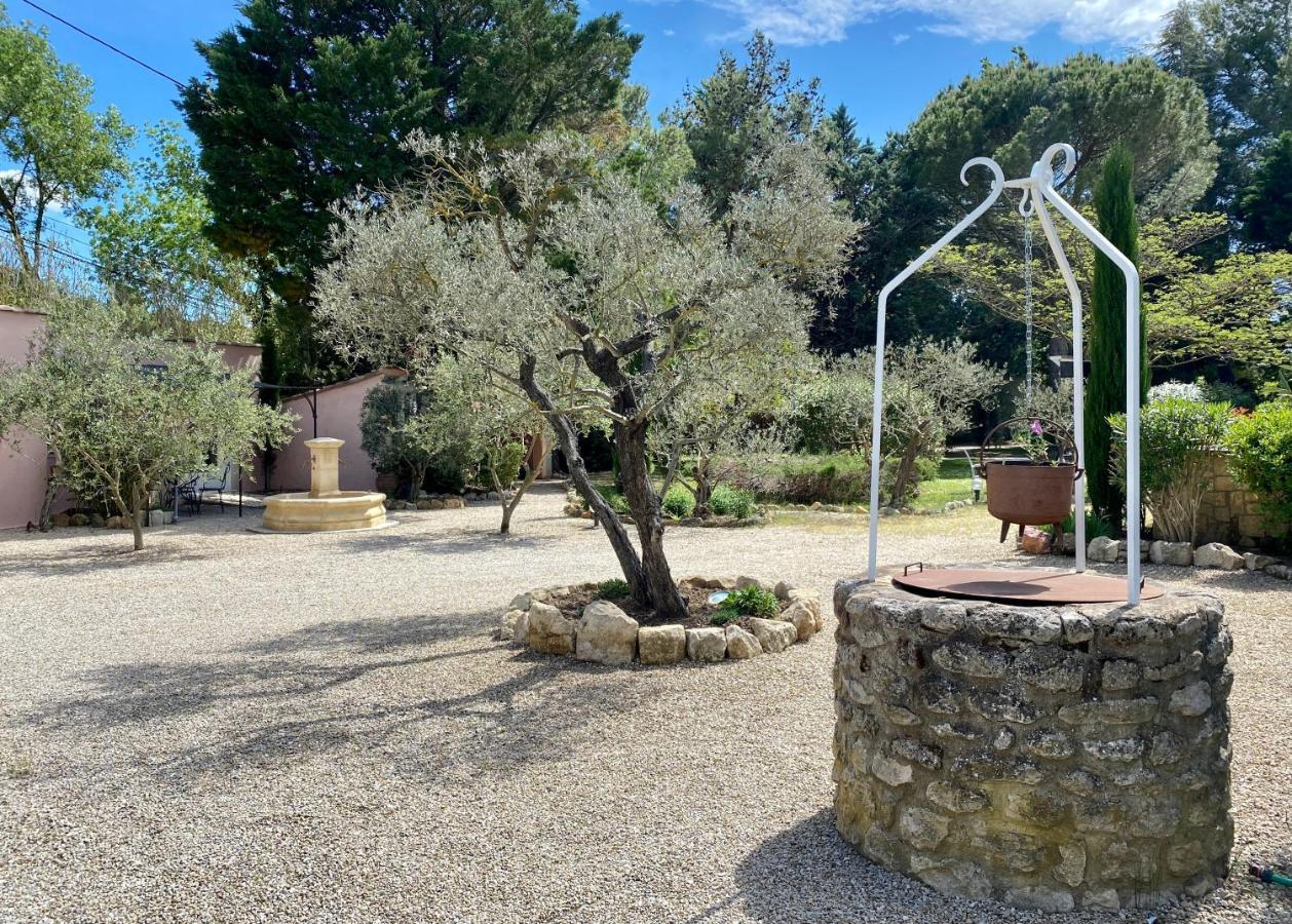 Domaine Au Coeur Des Alpilles Bed & Breakfast Maussane-les-Alpilles Exterior photo