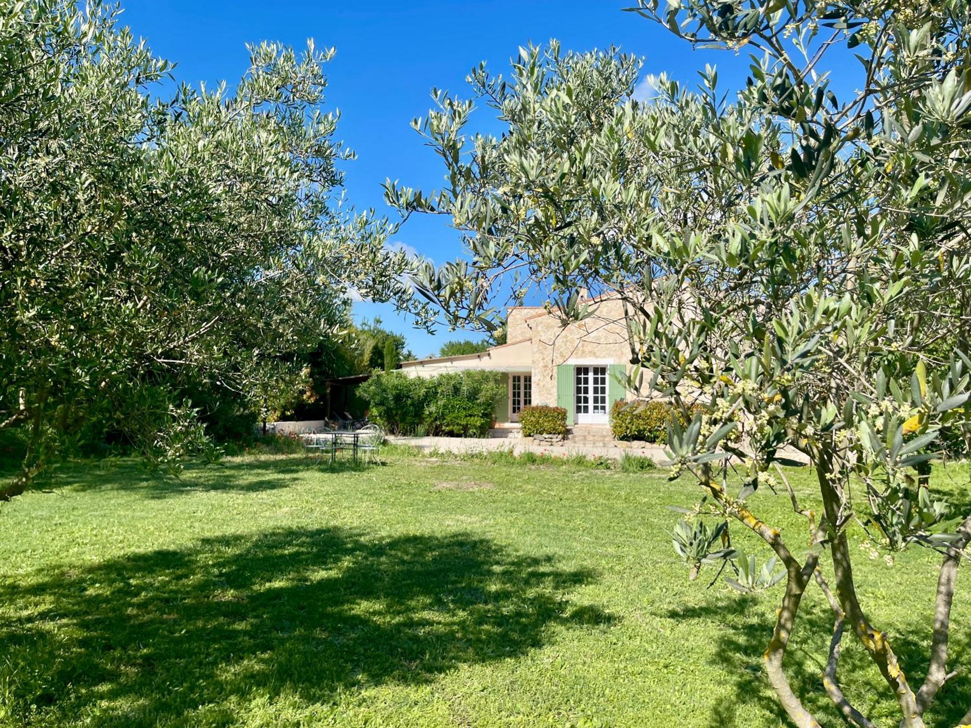 Domaine Au Coeur Des Alpilles Bed & Breakfast Maussane-les-Alpilles Exterior photo